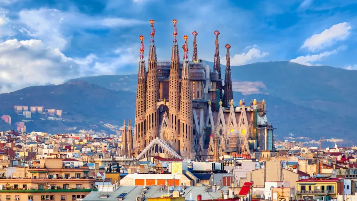 La Sagrada Familia - Barselona Gezilecek Yerler