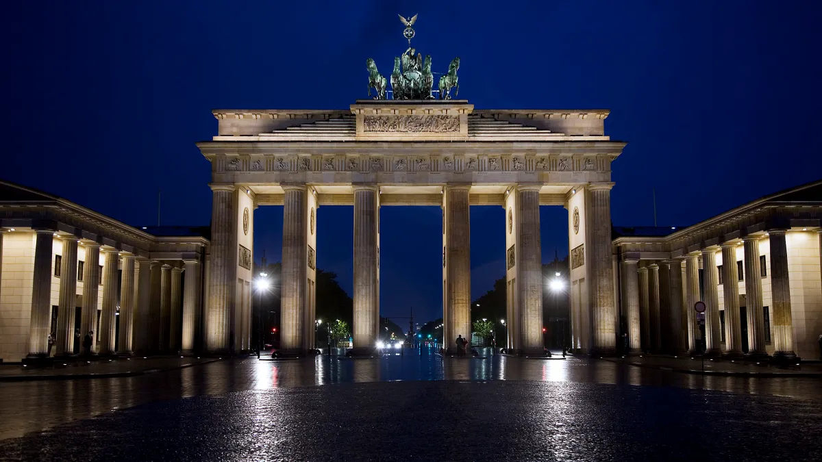 Brandenburg Kapısı - Berlin Gezilecek Yerler Listesi