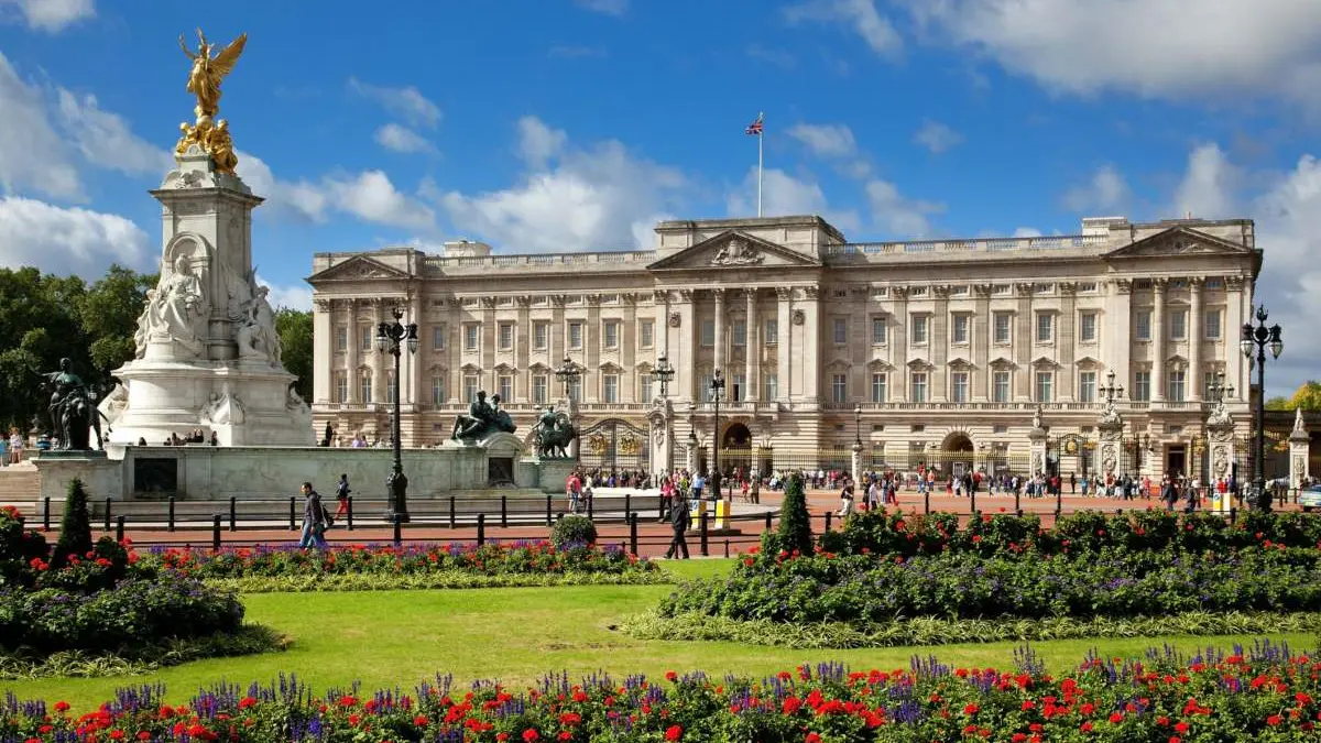 Buckingham Sarayı - Londra Gezilecek Yerler Listesi