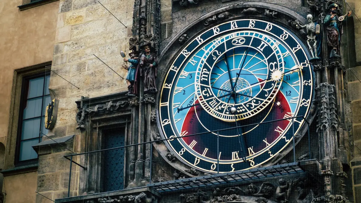Astronomik Saat Kulesi - Prag Gezilecek Yerler