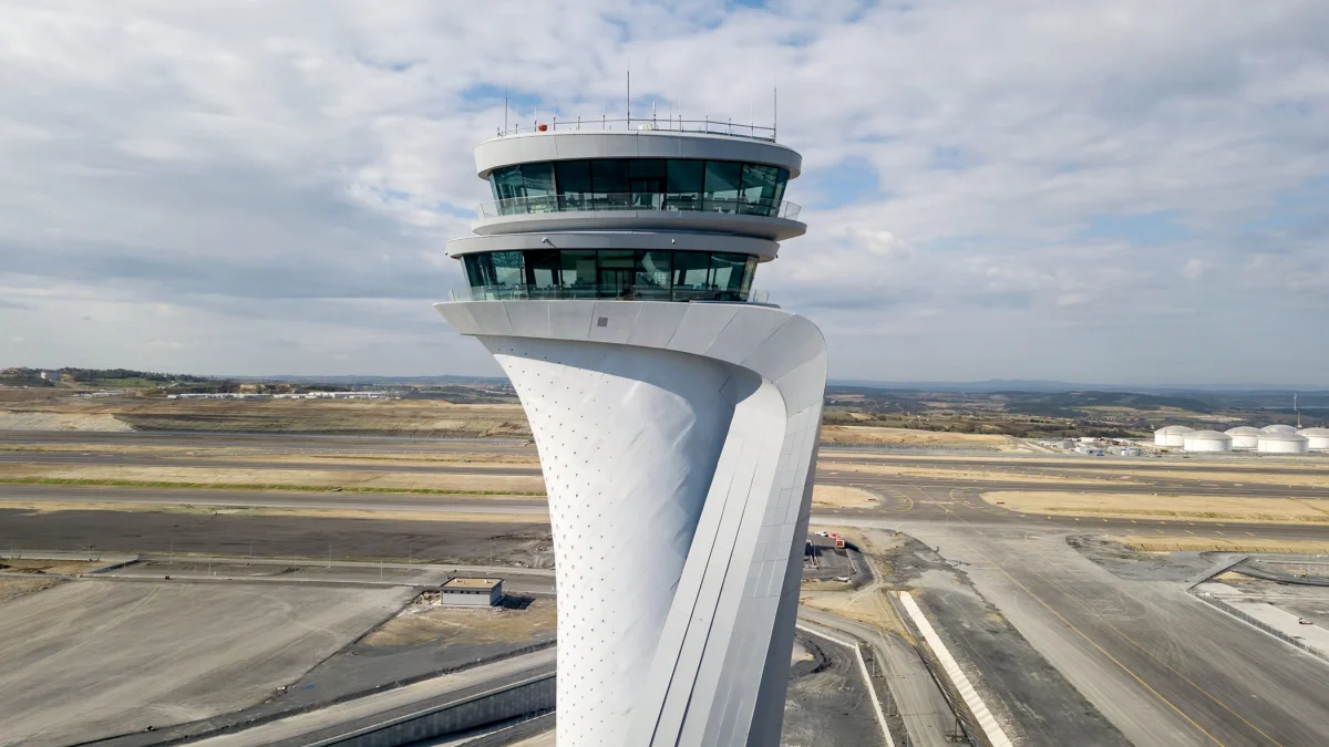 Havalimanı Hava Trafik Kontrol Kulesi Nedir? Ne İşe Yarar?